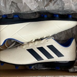 Women’s soccer cleats